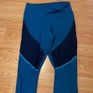 Nike leggings size small
